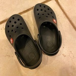Black crocs size 10/11.